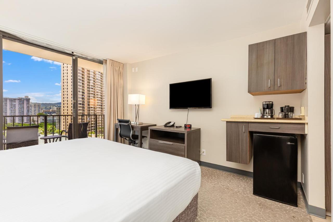 Castle At Palms At Waikiki Hotel 3*
