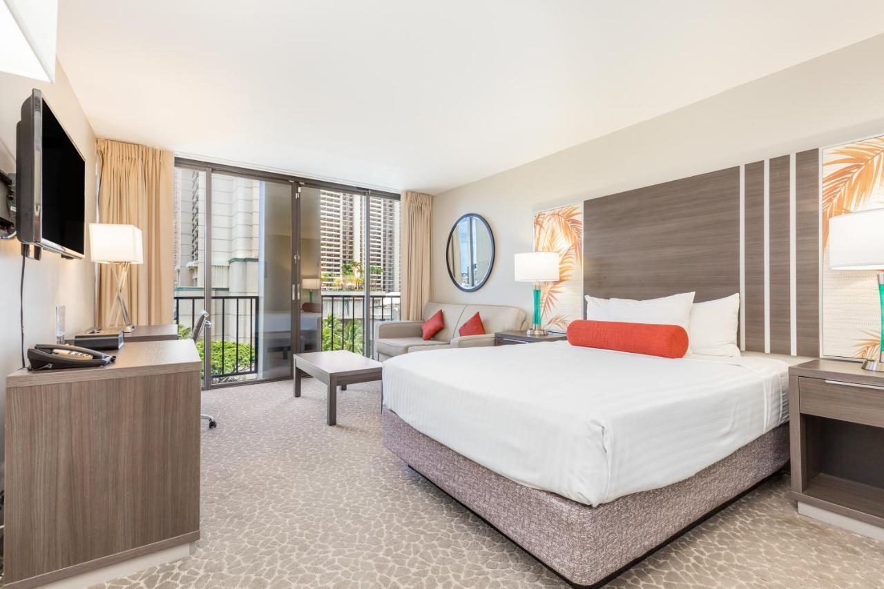 Castle At Palms At Waikiki Hotel 3*